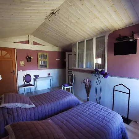 Le Moulin De La Fortie, Bed & Breakfast Viscomtat