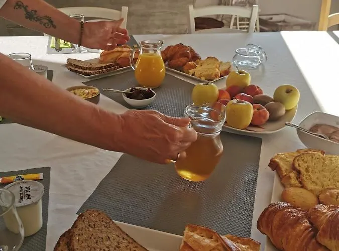 Le Moulin De La Fortie, 住宿加早餐酒店 Viscomtat