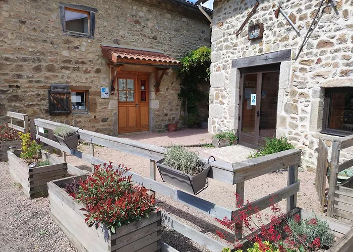 Le Moulin De La Fortie, Bed & Breakfast Viscomtat